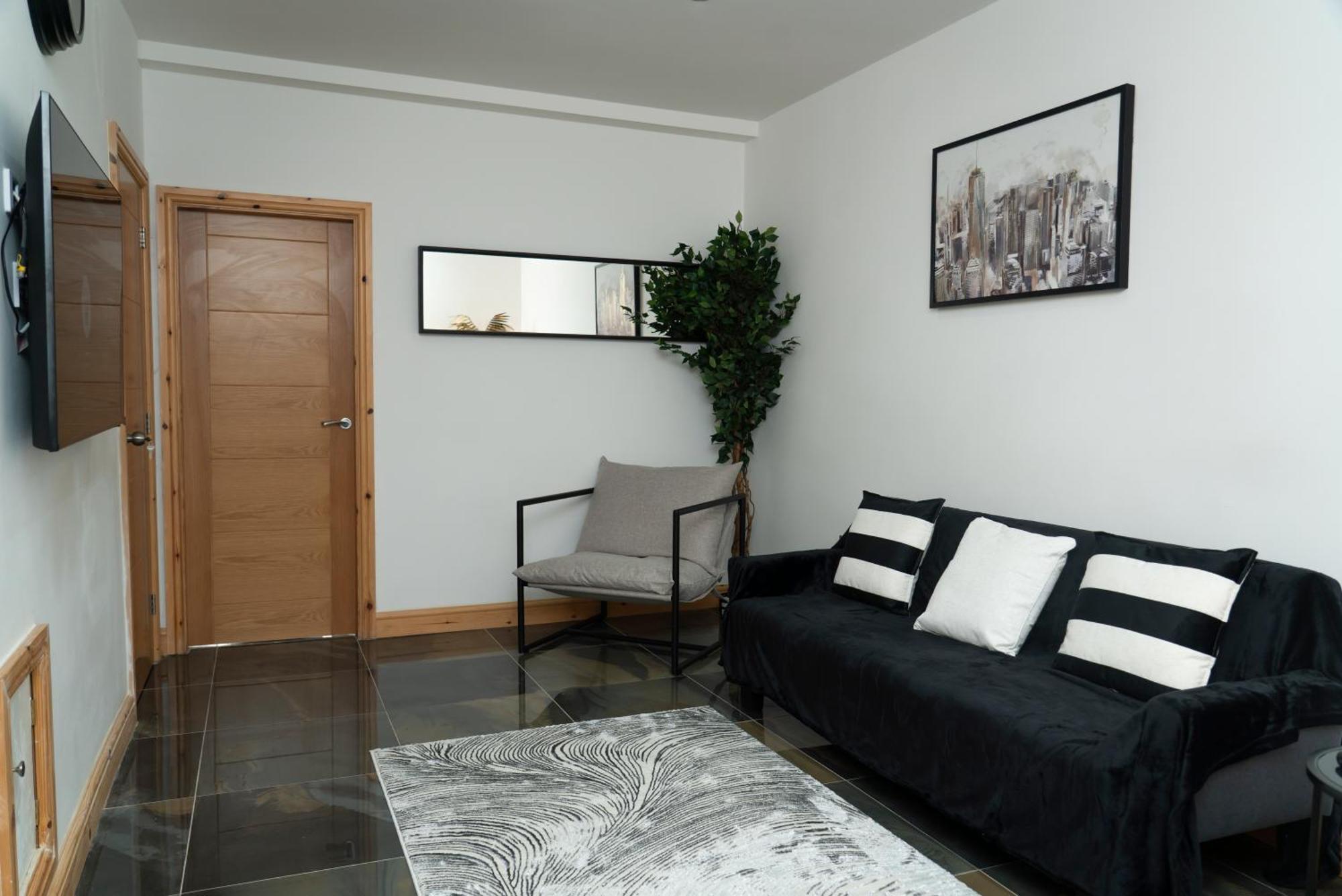Double Bedroom Near Etihad And Coop Live With Free Parking, Shared Kitchen & Bathroom - Including Free 1-Hour Early Check-In Or Late Check-Out For Bookings Until July Манчестер Екстер'єр фото