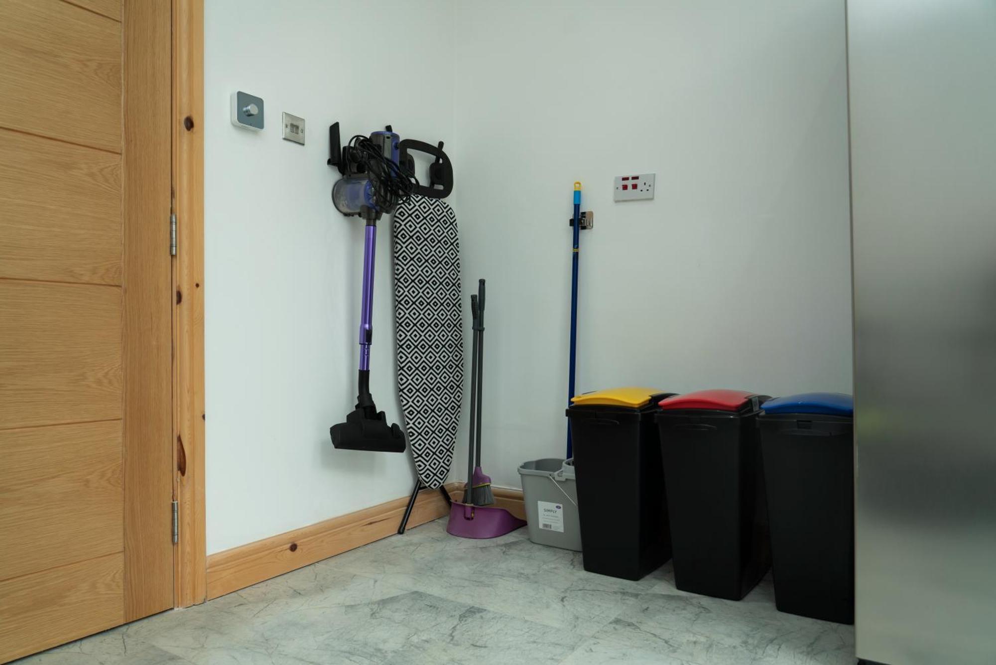 Double Bedroom Near Etihad And Coop Live With Free Parking, Shared Kitchen & Bathroom - Including Free 1-Hour Early Check-In Or Late Check-Out For Bookings Until July Манчестер Екстер'єр фото